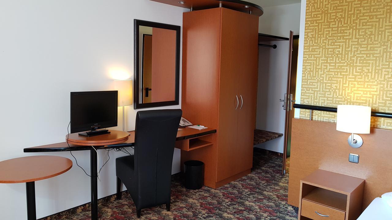 לרטה Hotel & Restaurant Fricke מראה חיצוני תמונה